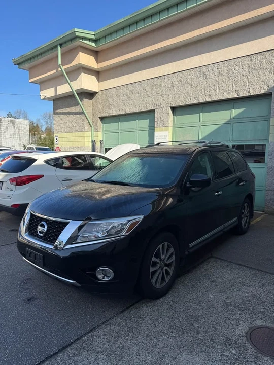2015 Nissan Pathfinder 4th Gen - Image 2 of 9