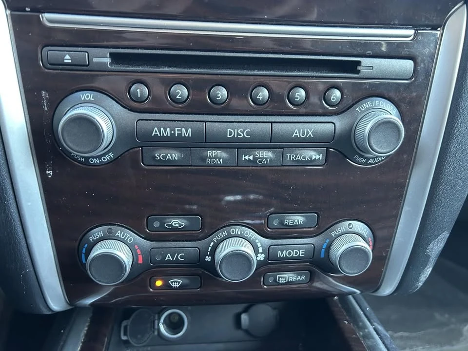 2015 Nissan Pathfinder 4th Gen - Image 16 of 17