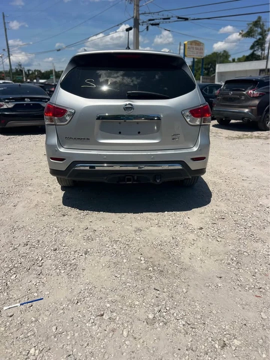 2015 Nissan Pathfinder 4th Gen - Image 6 of 13