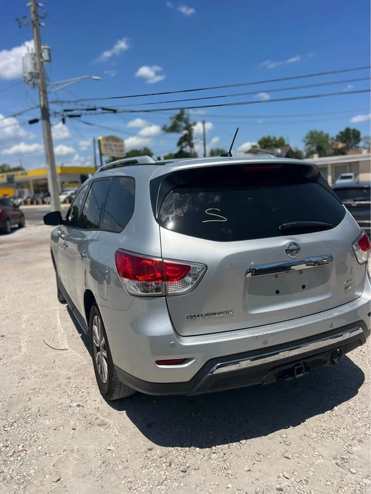 2015 Nissan Pathfinder 4th Gen - Image 5 of 13
