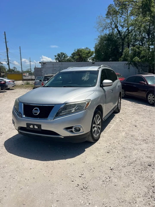 2015 Nissan Pathfinder 4th Gen - Image 2 of 13
