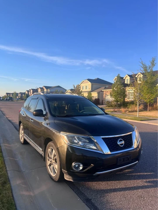 2015 Nissan Pathfinder 4th Gen - Image 2 of 17