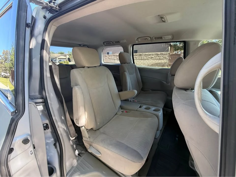 2015 Nissan Quest - Image 12 of 15