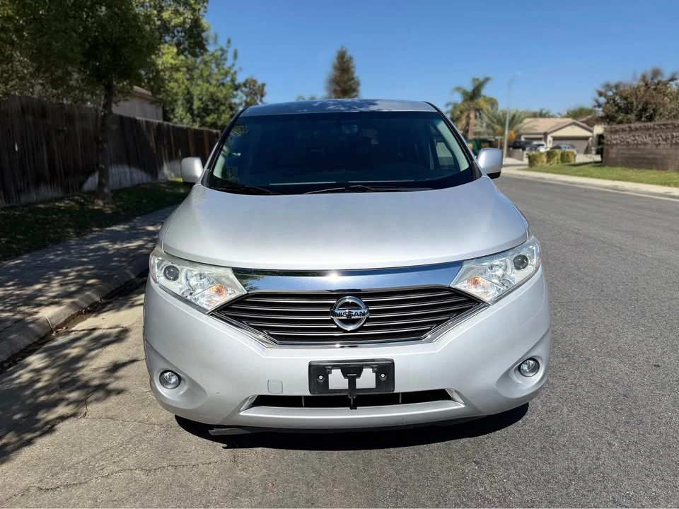 2015 Nissan Quest - Image 8 of 15