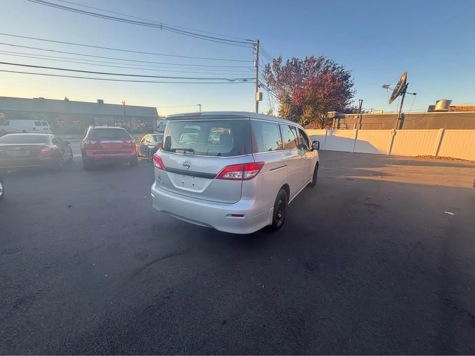 2015 Nissan Quest - Image 3 of 7