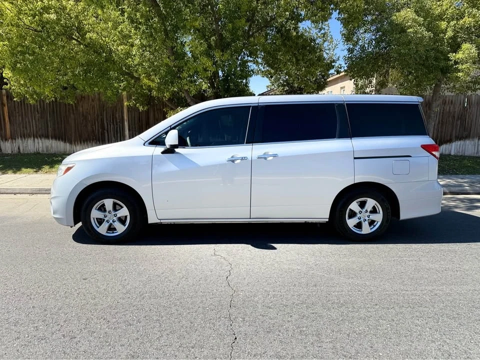 2015 Nissan Quest - Image 2 of 15