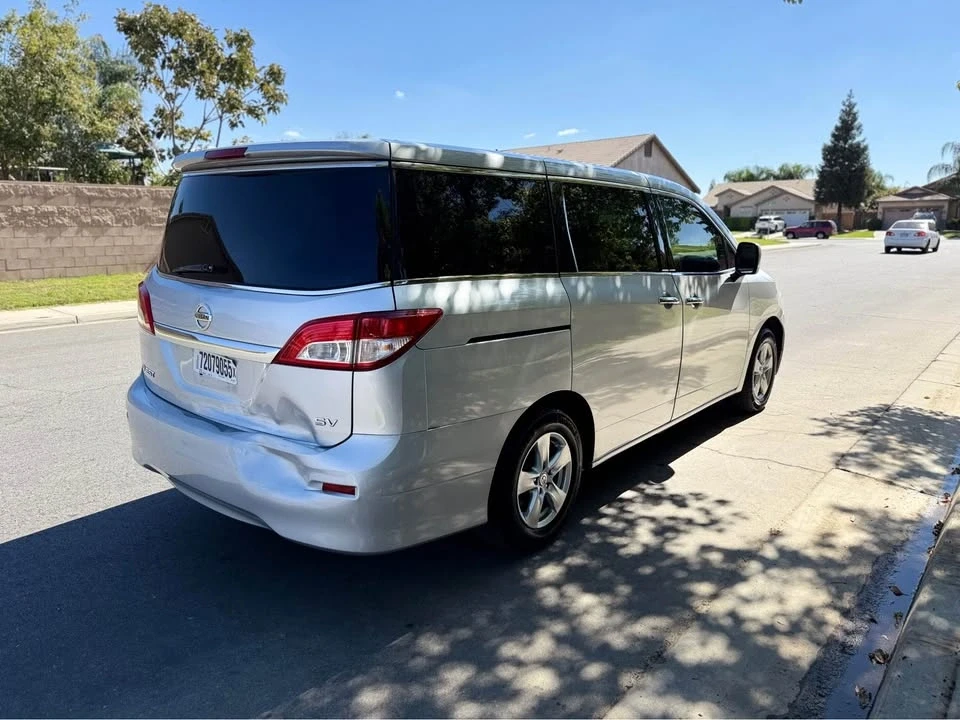 2015 Nissan Quest - Image 5 of 15