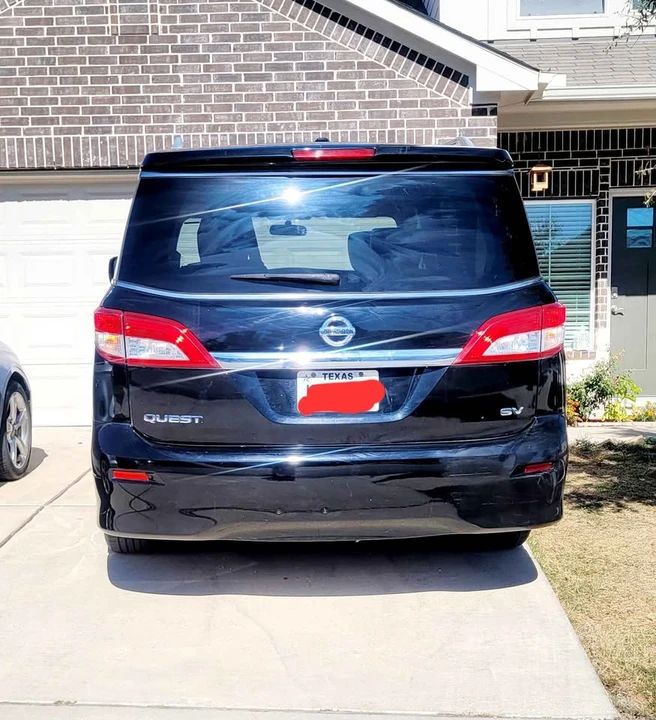 2015 Nissan Quest - Image 2 of 13