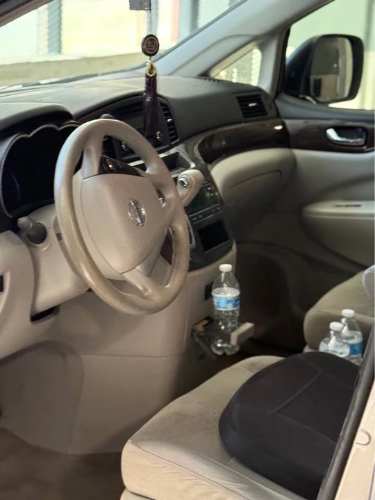 2015 Nissan Quest - Image 7 of 10