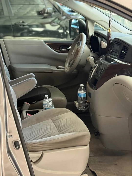 2015 Nissan Quest - Image 10 of 10