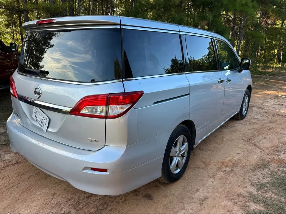 2015 Nissan Quest - Image 5 of 7