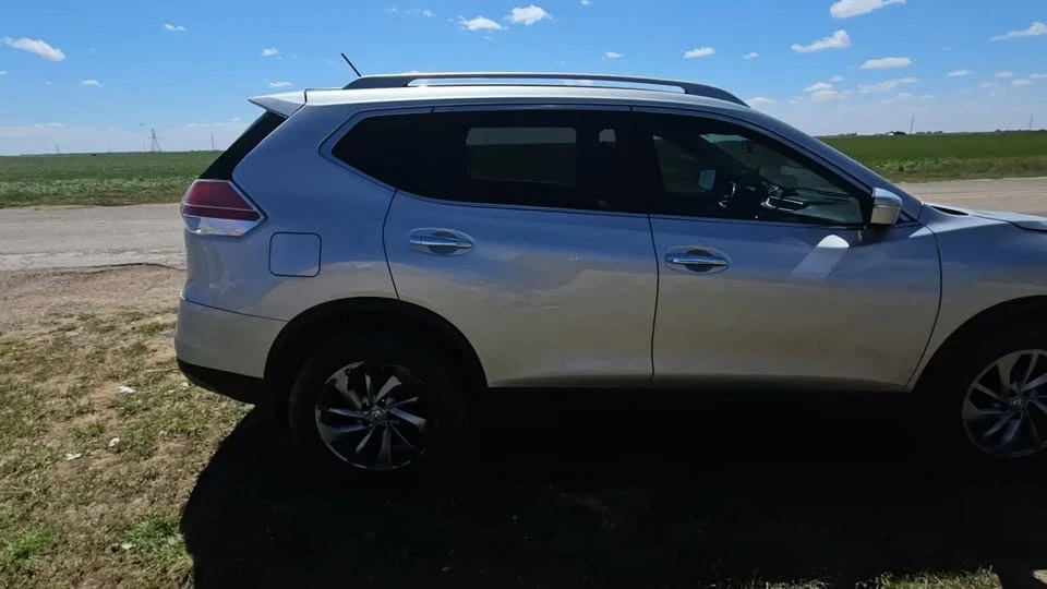 2015 Nissan Rogue - Image 2 of 6