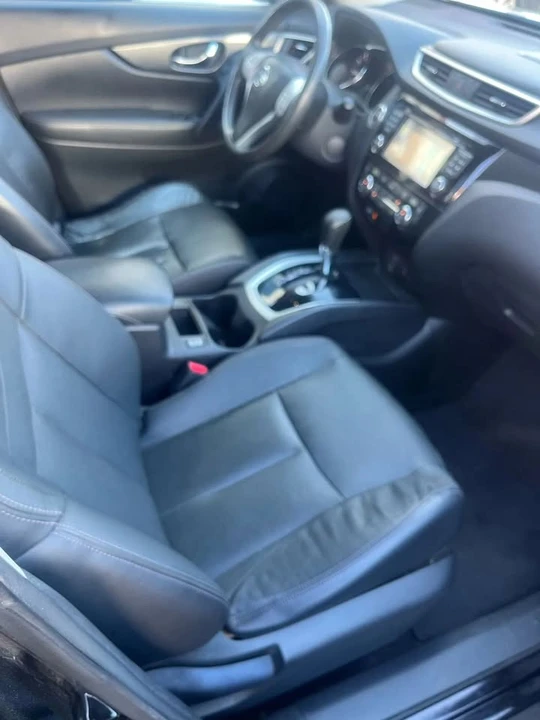 2015 Nissan Rogue - Image 12 of 16