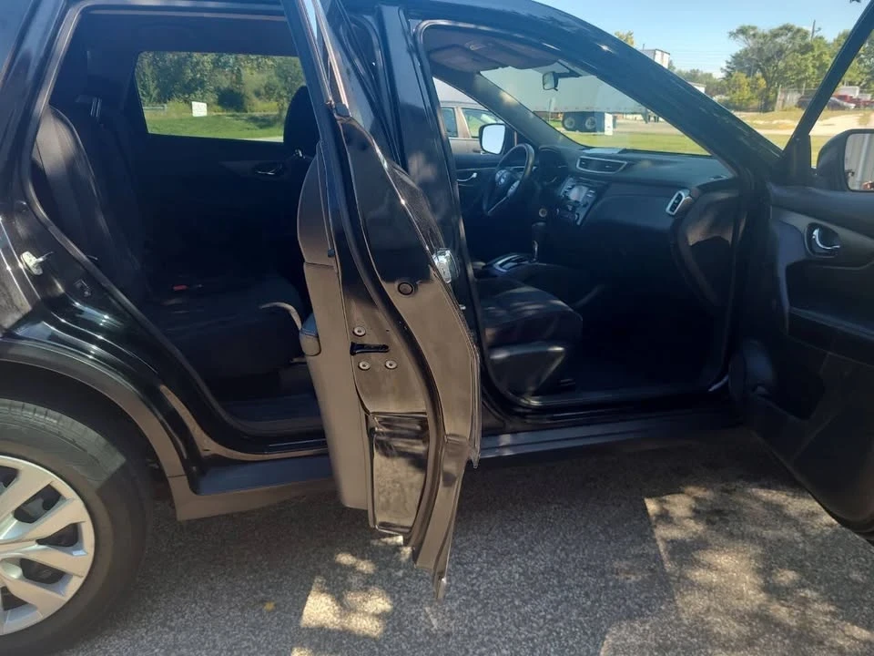 2015 Nissan Rogue - Image 8 of 12