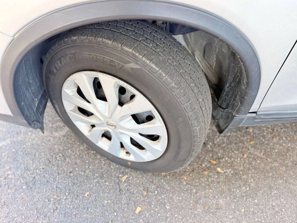 2015 Nissan Rogue - Image 9 of 19