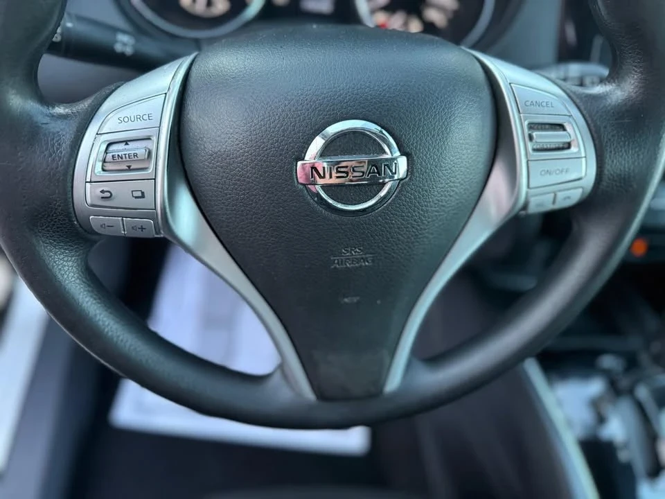 2015 Nissan Rogue - Image 13 of 16