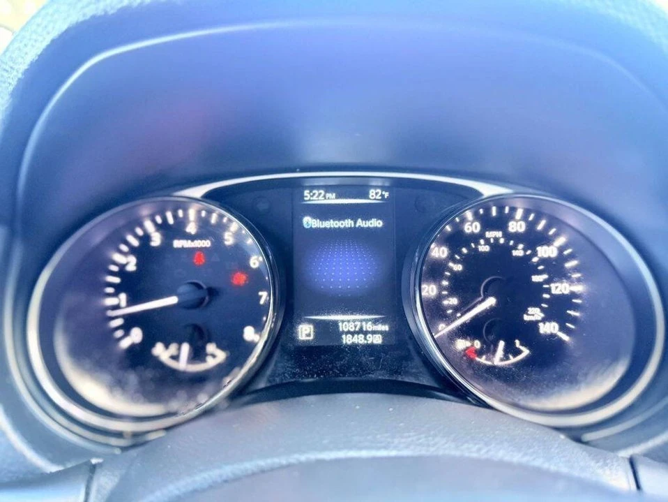 2015 Nissan Rogue - Image 15 of 19