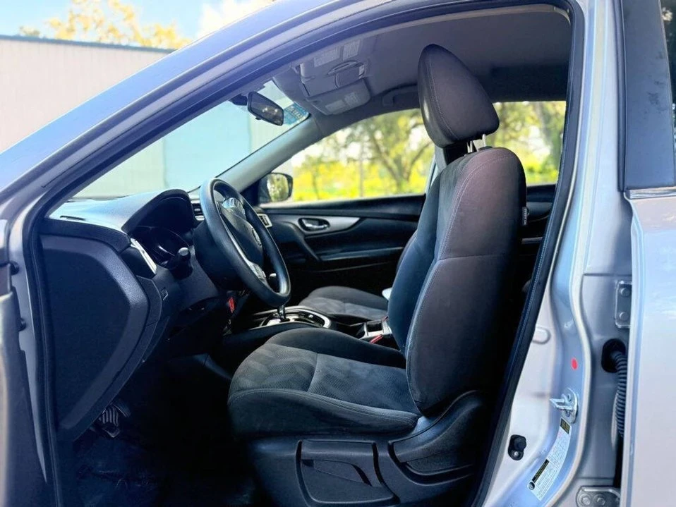 2015 Nissan Rogue - Image 10 of 19