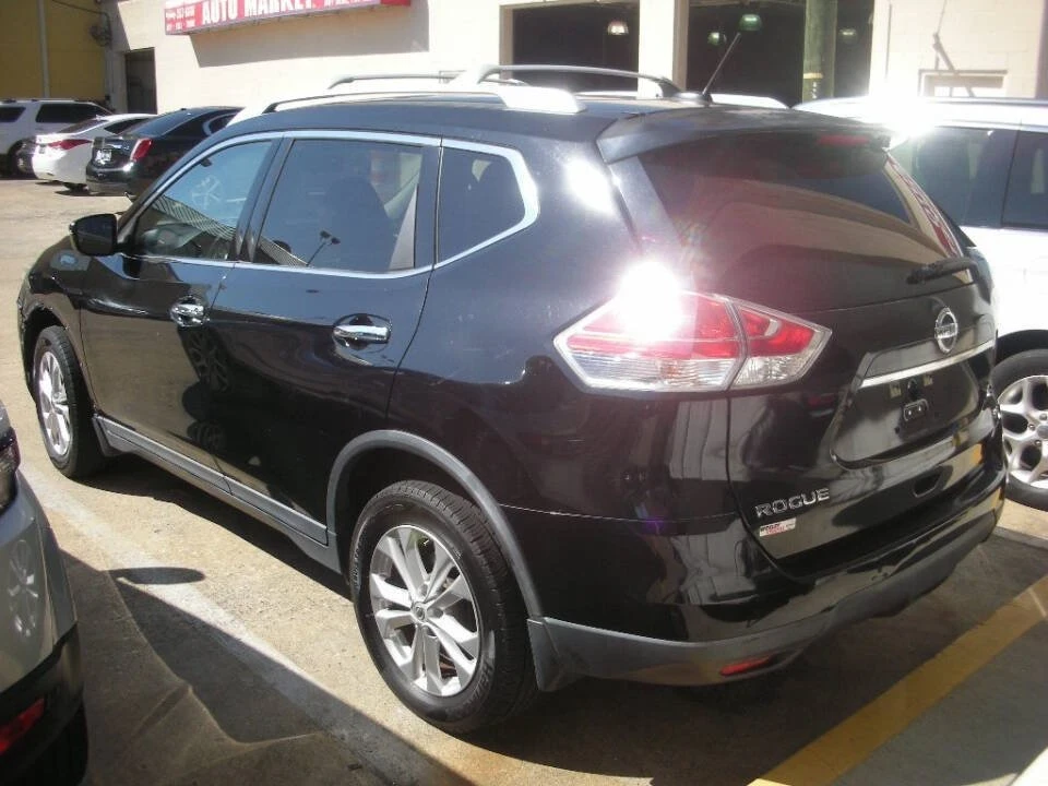 2015 Nissan Rogue - Image 4 of 4
