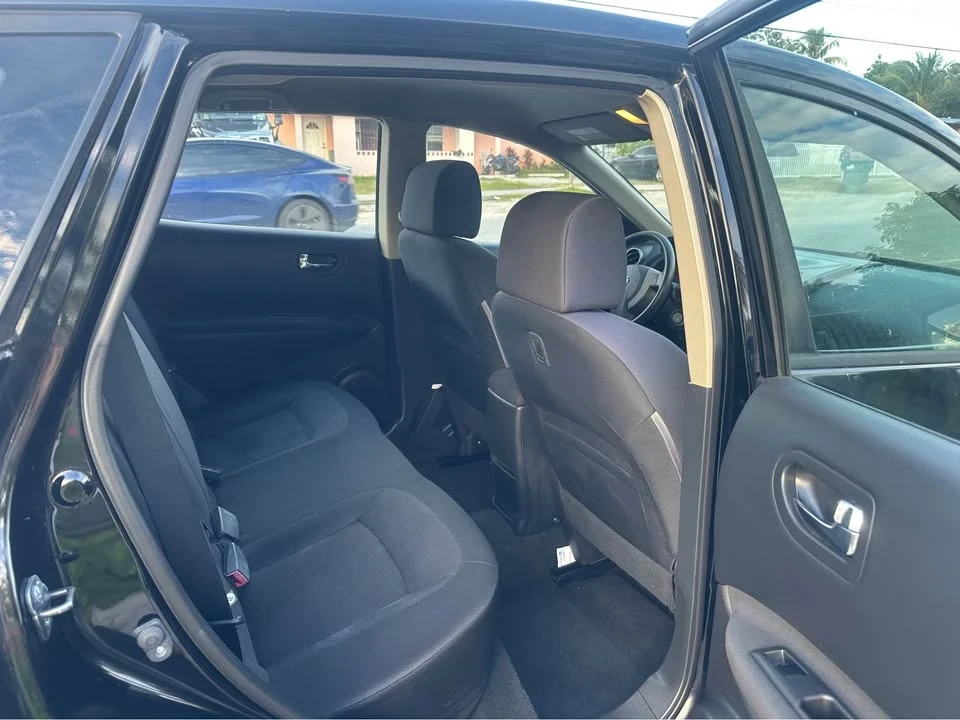 2015 Nissan Rogue - Image 8 of 10