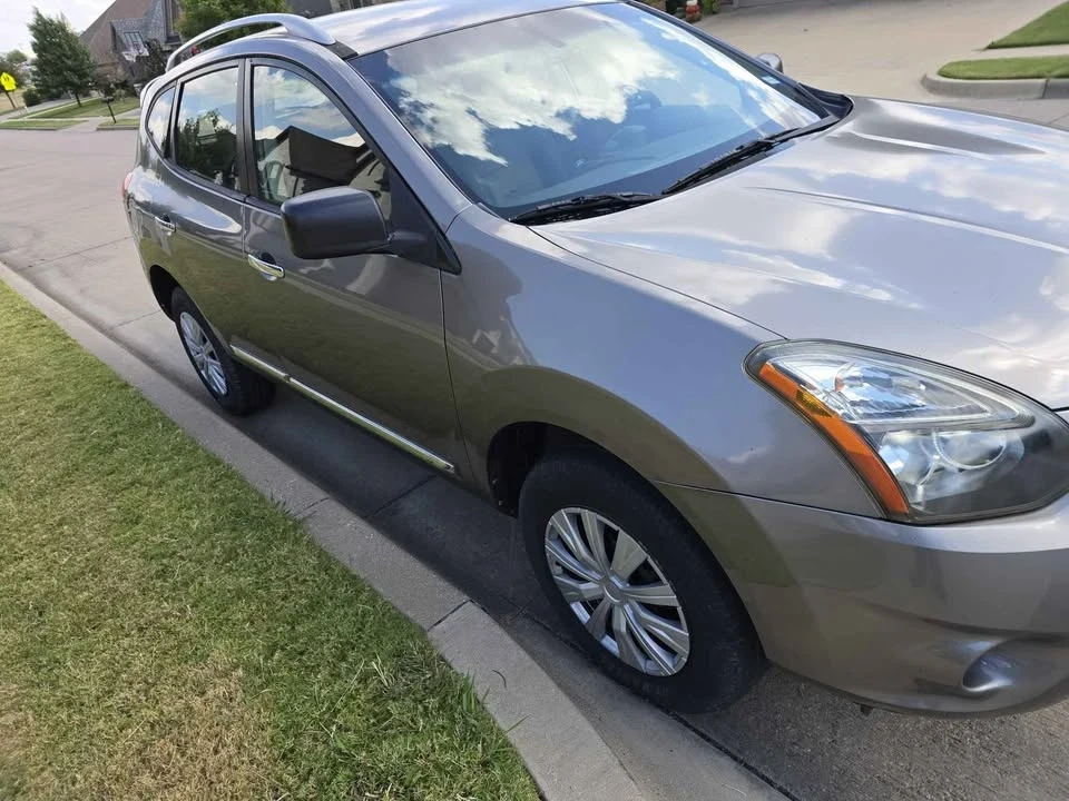 2015 Nissan Rogue - Image 2 of 8