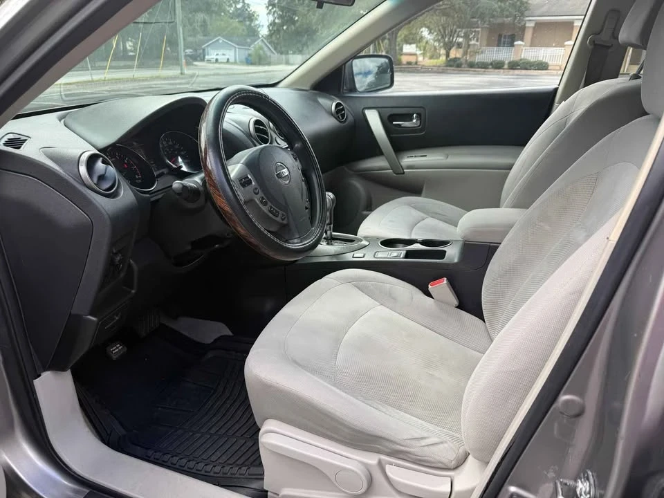 2015 Nissan Rogue - Image 10 of 14
