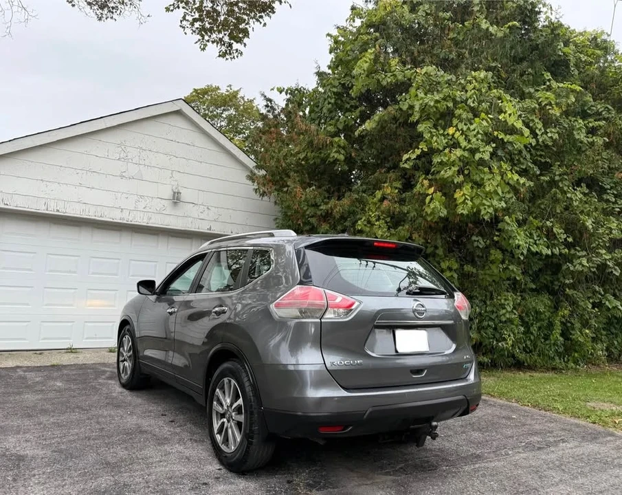 2015 Nissan Rogue - Image 4 of 12