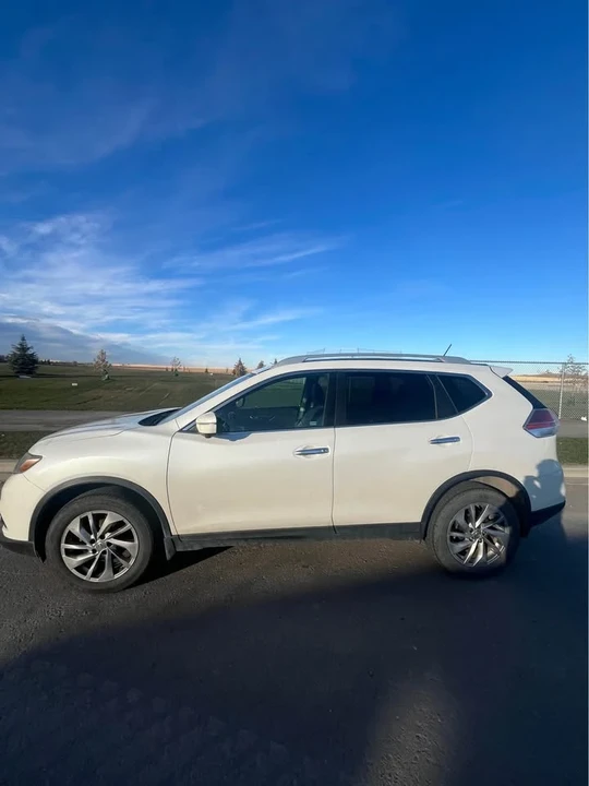 2015 Nissan Rogue - Image 4 of 13