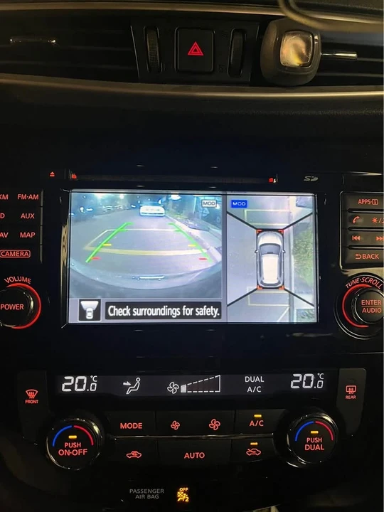 2015 Nissan Rogue - Image 11 of 13