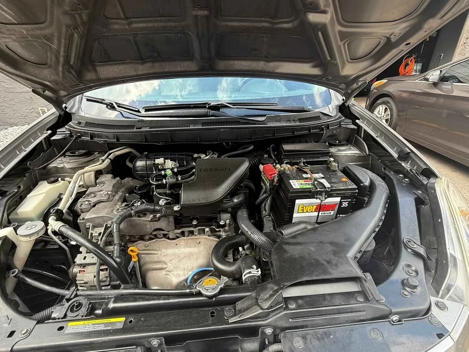 2015 Nissan Rogue - Image 12 of 14