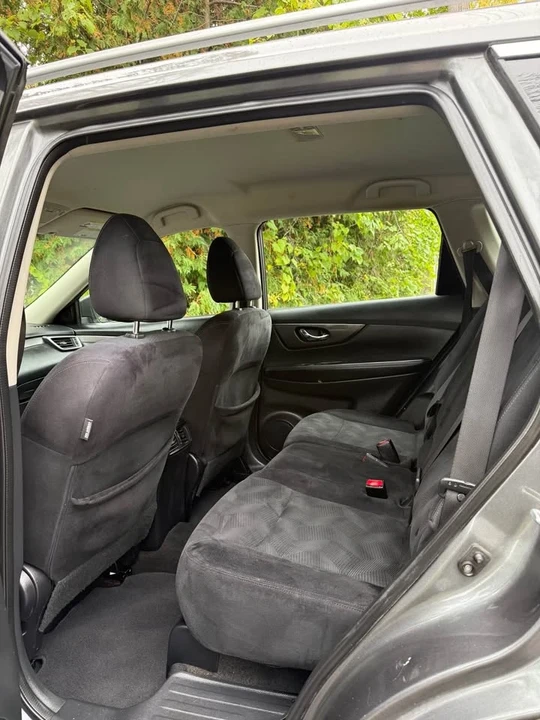 2015 Nissan Rogue - Image 10 of 12