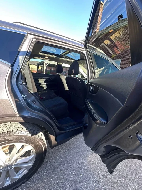 2015 Nissan Rogue - Image 7 of 12