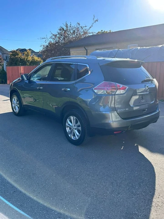 2015 Nissan Rogue - Image 4 of 12