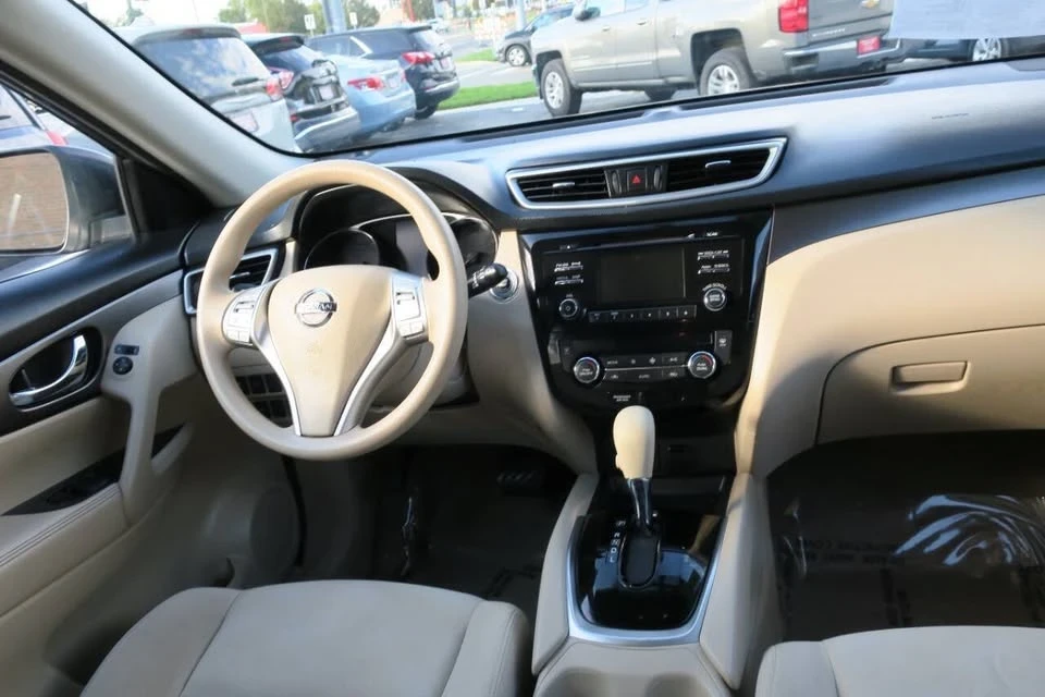 2015 Nissan Rogue - Image 14 of 19
