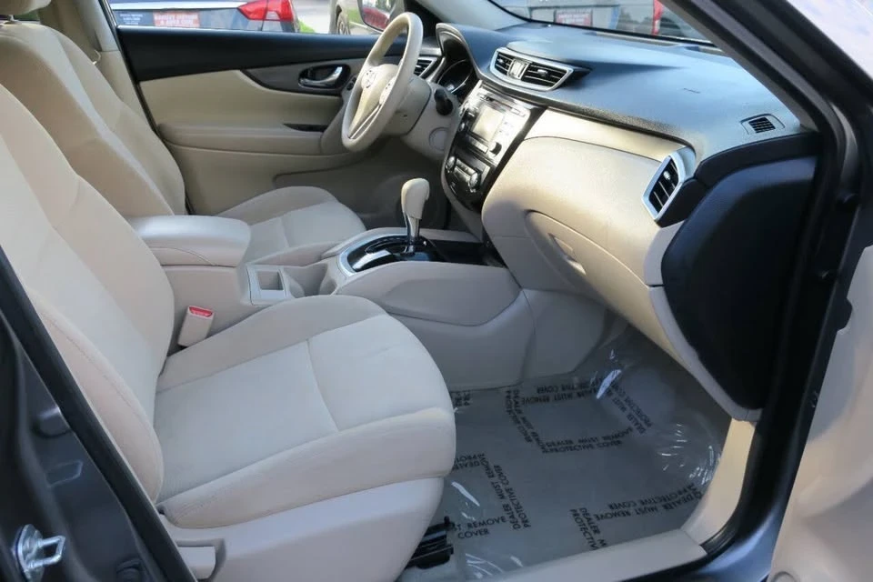 2015 Nissan Rogue - Image 15 of 19