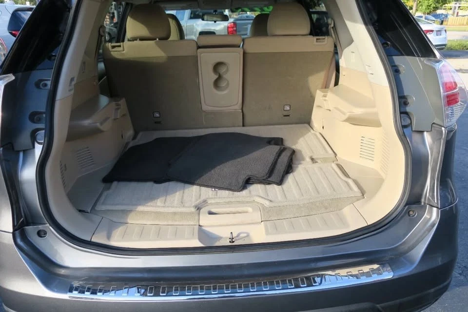 2015 Nissan Rogue - Image 10 of 19