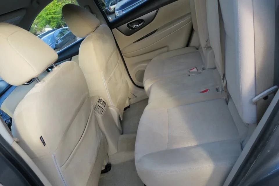 2015 Nissan Rogue - Image 16 of 19