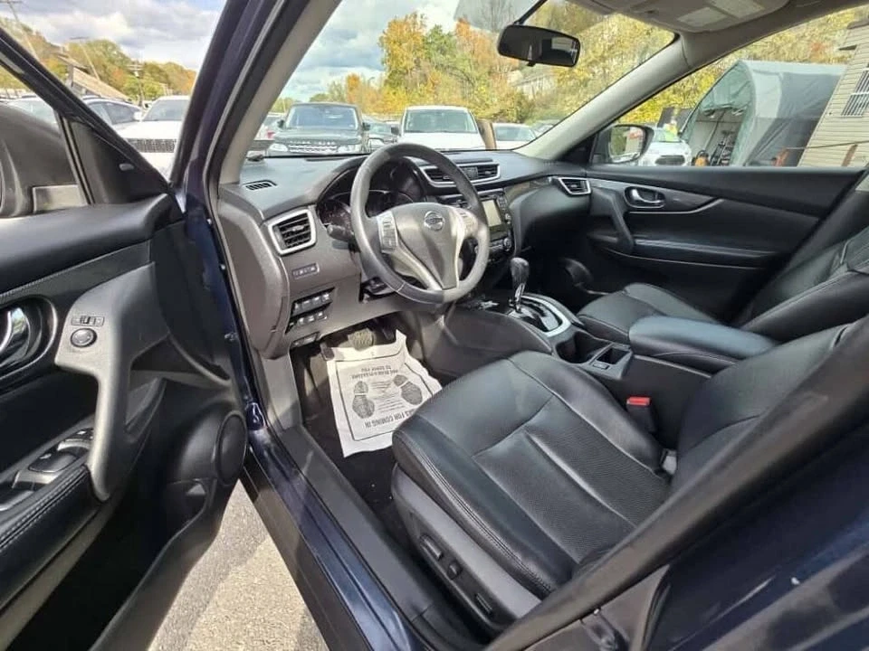 2015 Nissan Rogue - Image 10 of 14