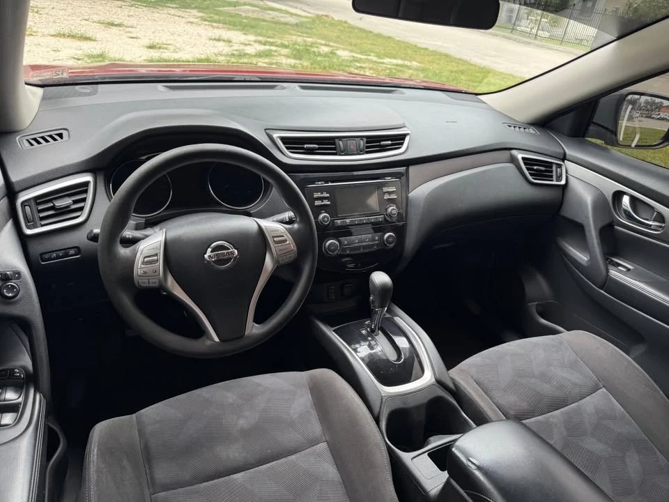 2015 Nissan Rogue - Image 7 of 9