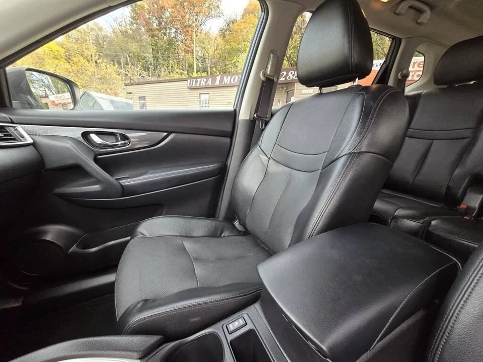 2015 Nissan Rogue - Image 13 of 14