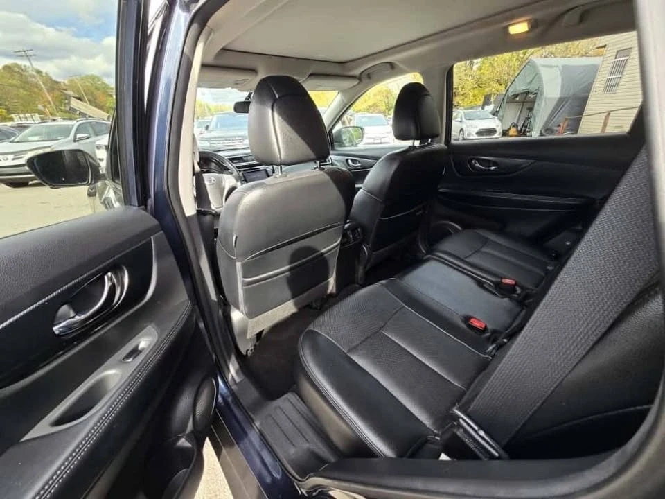2015 Nissan Rogue - Image 9 of 14