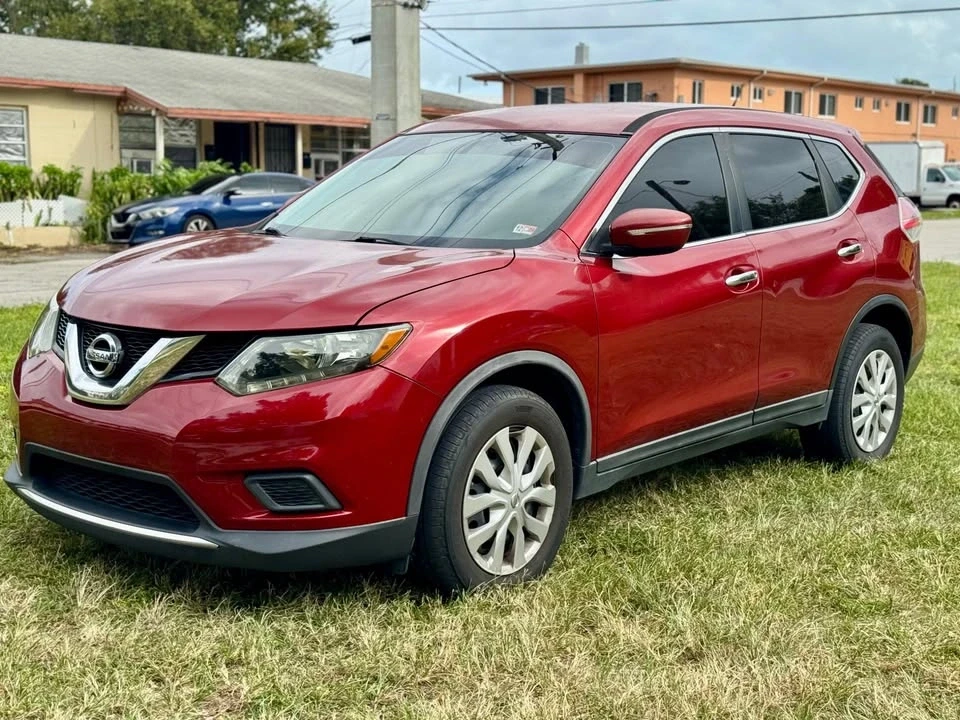2015 Nissan Rogue - Image 2 of 9