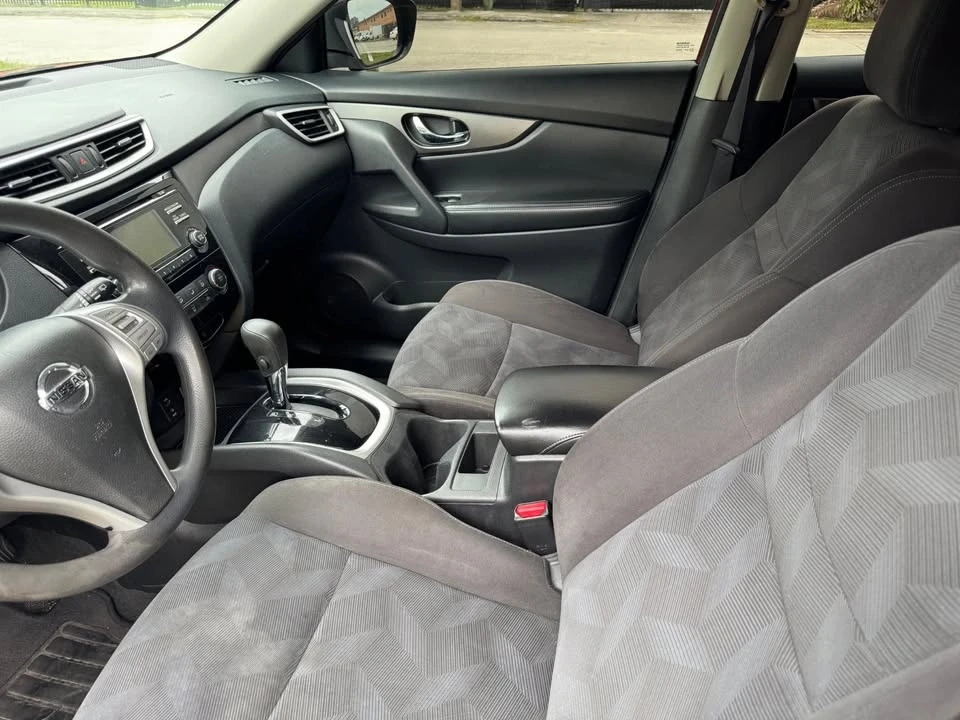 2015 Nissan Rogue - Image 8 of 9