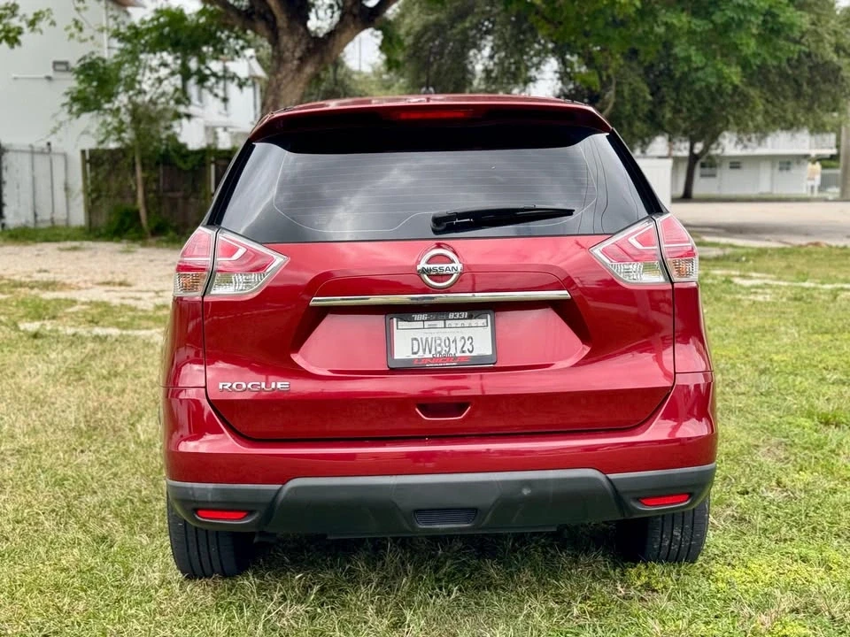 2015 Nissan Rogue - Image 6 of 9
