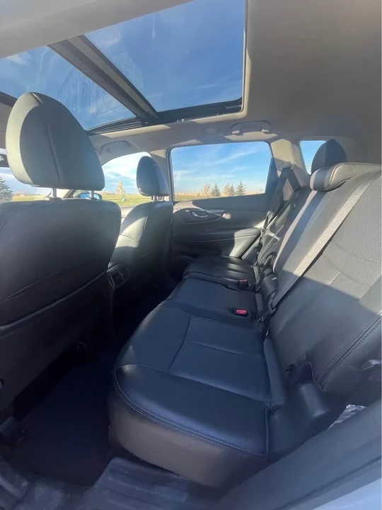 2015 Nissan Rogue - Image 9 of 13