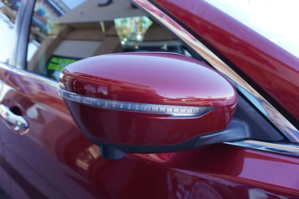 2015 Nissan Rogue - Image 11 of 18
