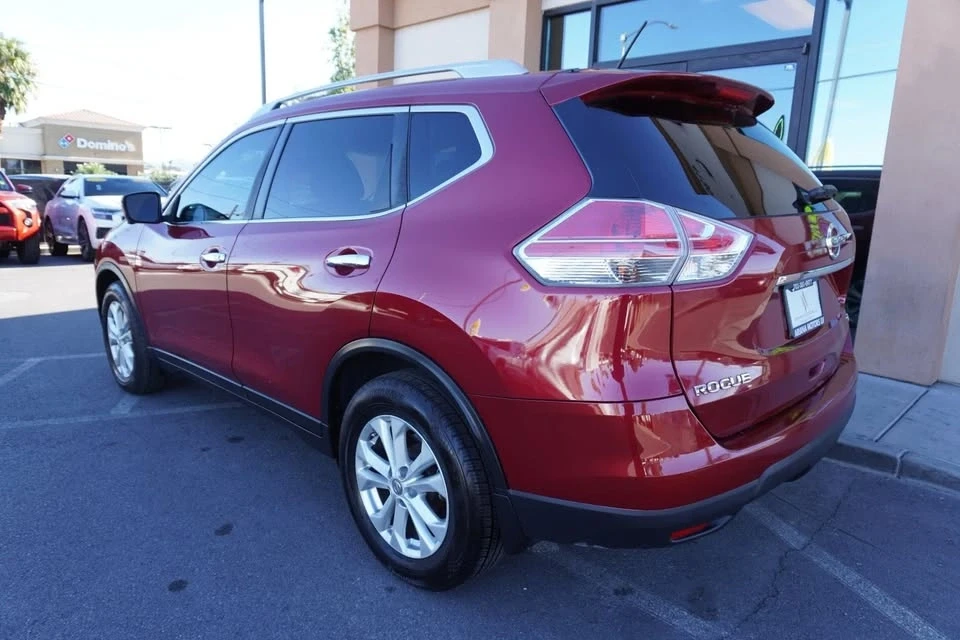 2015 Nissan Rogue - Image 9 of 18