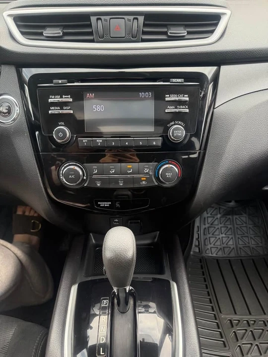 2015 Nissan Rogue - Image 9 of 15