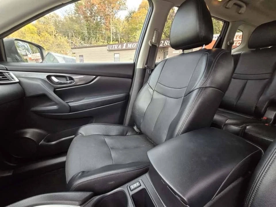2015 Nissan Rogue - Image 8 of 14