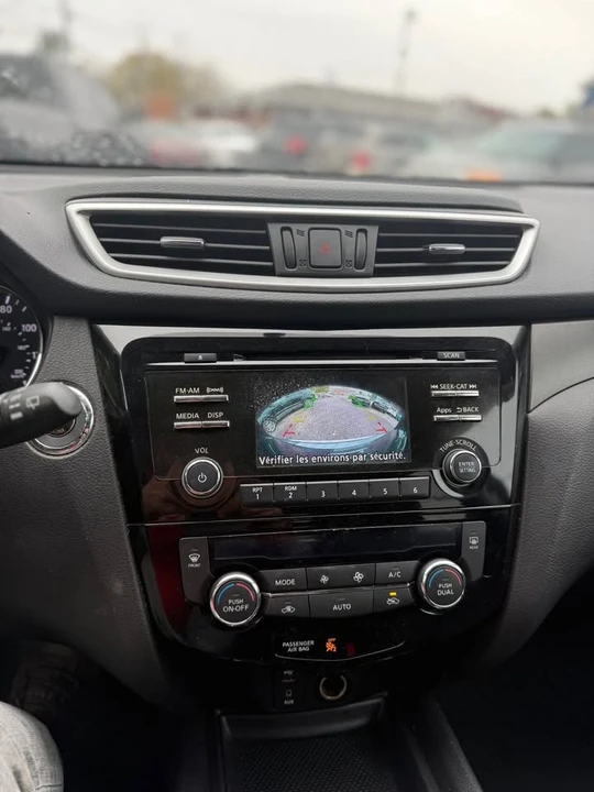 2015 Nissan Rogue - Image 4 of 14